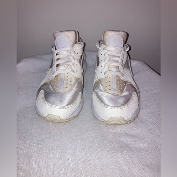 Nike Triple Snow White Huarache Sneakers 8.5 - Picture 2 of 15